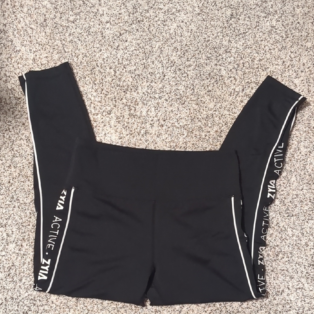 Zyia Active USA Black Leggings 7/8 Lengthq